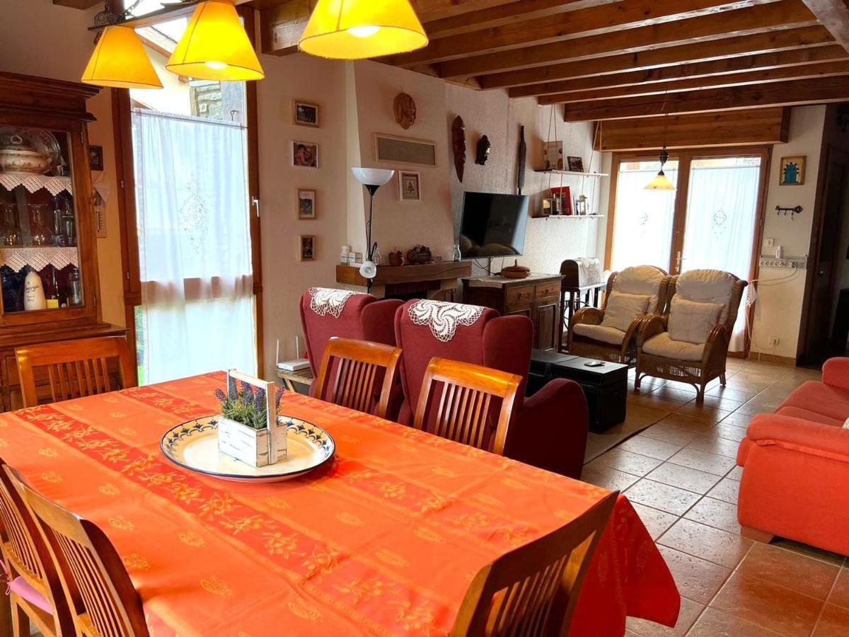 Casa Adosada Para Familias En Santa Leocadia Sainte-Leocadie Bagian luar foto