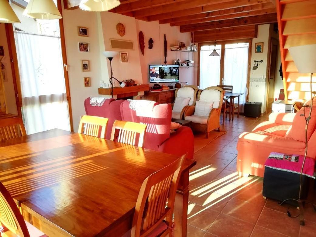 Casa Adosada Para Familias En Santa Leocadia Sainte-Leocadie Bagian luar foto