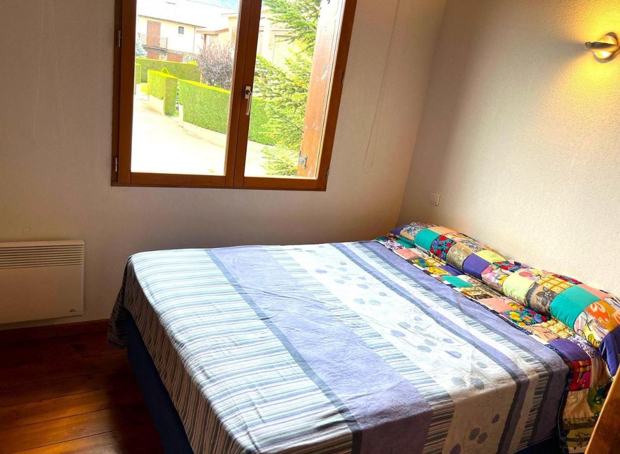 Casa Adosada Para Familias En Santa Leocadia Sainte-Leocadie Bagian luar foto
